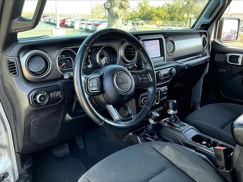 Used 2021 Jeep Wrangler Unlimited Sport image 17