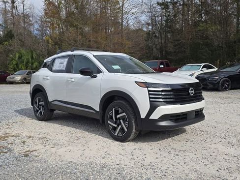 New 2026 Nissan Kicks SV w/ Cold Weather Package FWD image 2