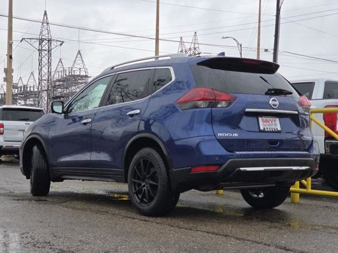 Used 2019 Nissan Rogue SV w/ Premium Package image 12