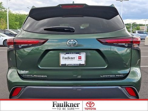 Certified 2025 Toyota Highlander Limited AWD/4WD image 5