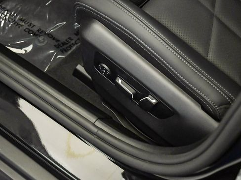 Used 2025 BMW 530i w/ Premium Package image 22