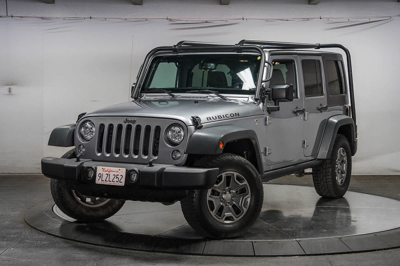 Used 2018 Jeep Wrangler Unlimited Rubicon w/ Connectivity Group AWD/4WD image 1