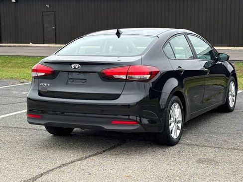 Used 2017 Kia Forte LX image 5