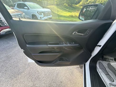 Used 2022 GMC Canyon Elevation w/ Elevation Premium Package image 23