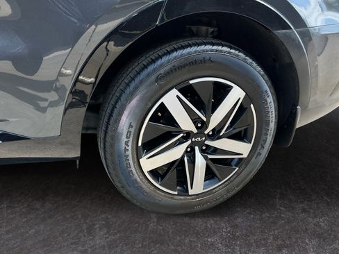 Used 2023 Kia Sorento EX FWD image 9