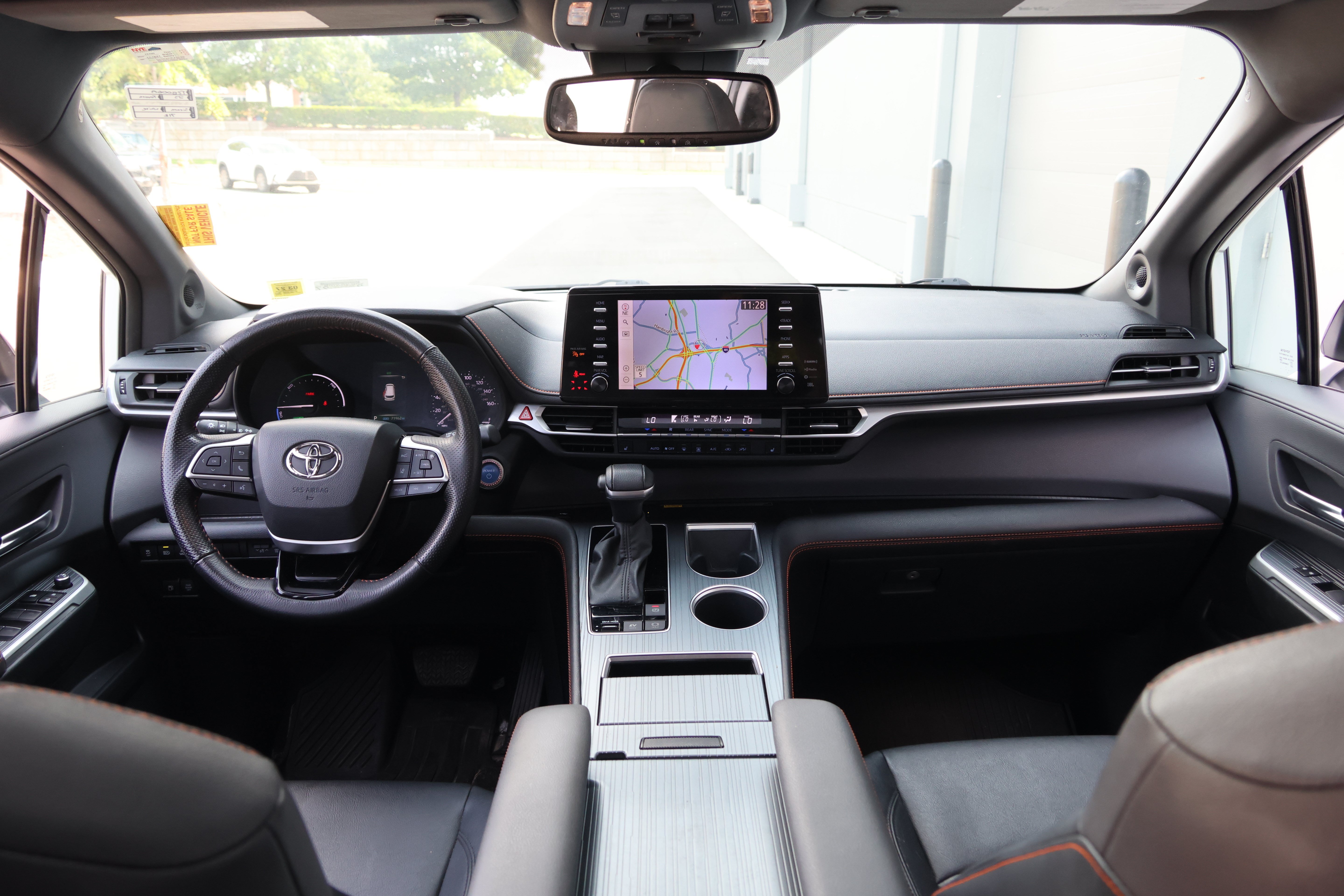 Used 2023 Toyota Sienna XSE w/ XSE Plus Package FWD image 15