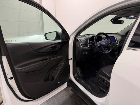 Used 2019 Chevrolet Equinox Premier image 3
