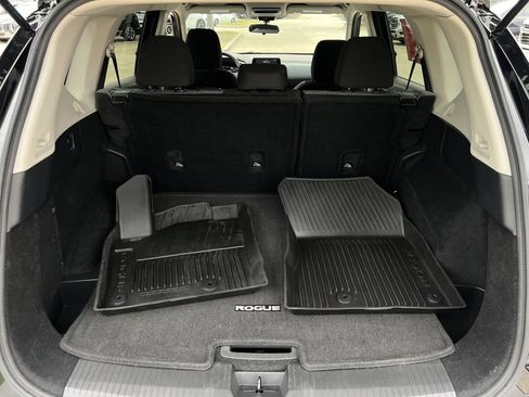 Used 2021 Nissan Rogue SV FWD image 25