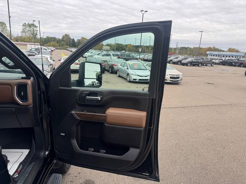Used 2022 Chevrolet Silverado 3500 High Country w/ Z71 Off-Road Package image 15