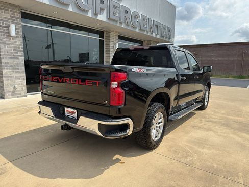 Used 2022 Chevrolet Silverado 1500 LT AWD/4WD image 9