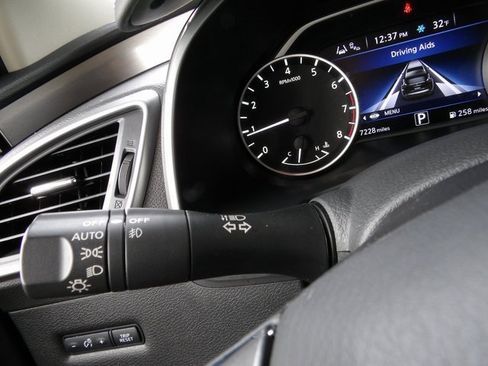 Certified 2024 Nissan Murano SV image 38