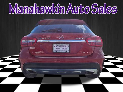 Used 2018 Mercedes-Benz GLA 250 4MATIC image 3