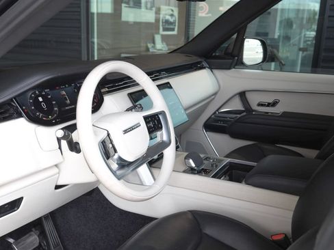 Used 2023 Land Rover Range Rover Autobiography AWD/4WD image 4