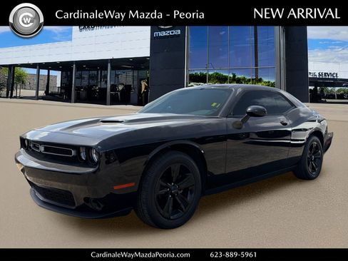 Used 2020 Dodge Challenger SXT RWD image 1