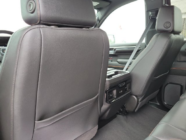 Used 2024 GMC Sierra 1500 AT4 w/ Technology Package AWD/4WD image 32