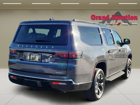 Used 2024 Jeep Wagoneer L Series III w/ Flexible Seating Group image 4