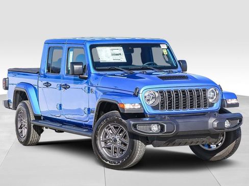 New 2025 Jeep Gladiator Sport image 2