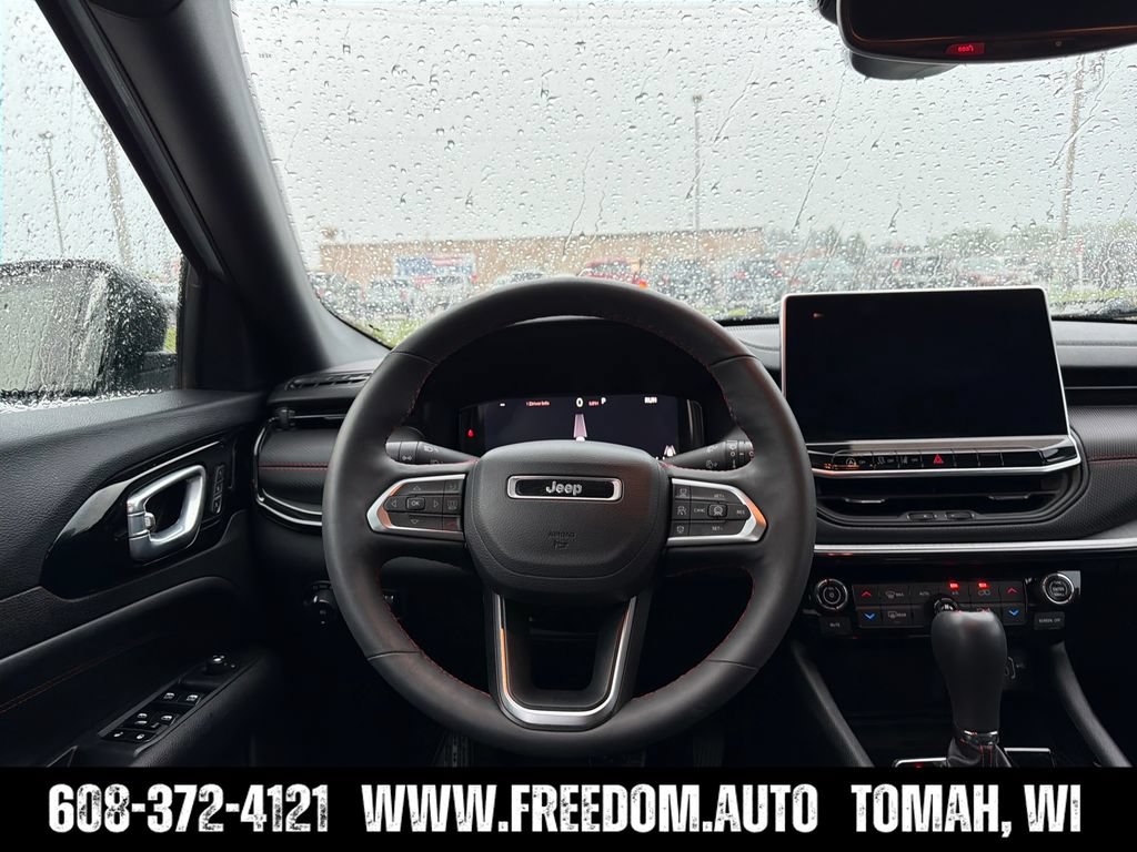 Used 2023 Jeep Compass Trailhawk w/ Trailhawk Elite Group AWD/4WD image 13