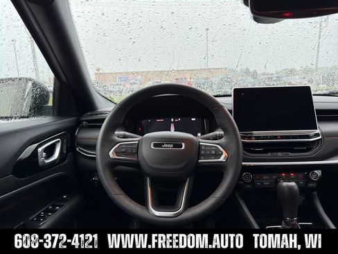 Used 2023 Jeep Compass Trailhawk w/ Trailhawk Elite Group AWD/4WD image 13