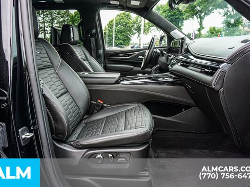Used 2024 Cadillac Escalade ESV V AWD/4WD image 24
