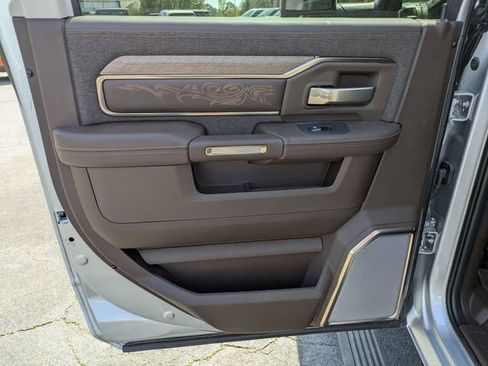 New 2026 RAM 2500 Limited AWD/4WD image 32