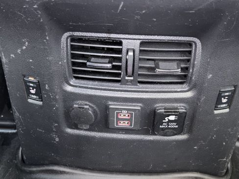 Used 2023 Nissan Titan PRO-4X w/ Pro-4x Convenience Package AWD/4WD image 25