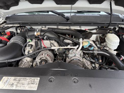 Used 2008 GMC Sierra 2500 SLE w/ Z71 Off-Road Package image 13