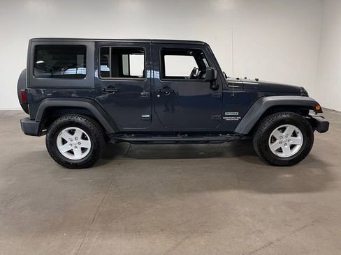 Used 2017 Jeep Wrangler Unlimited Sport w/ Quick Order Package 24S AWD/4WD image 2
