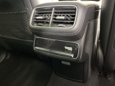 Used 2022 Mercedes-Benz GLS 450 4MATIC image 9