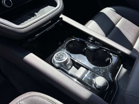 Used 2025 Ford Explorer Platinum w/ LUX Leather Package image 32