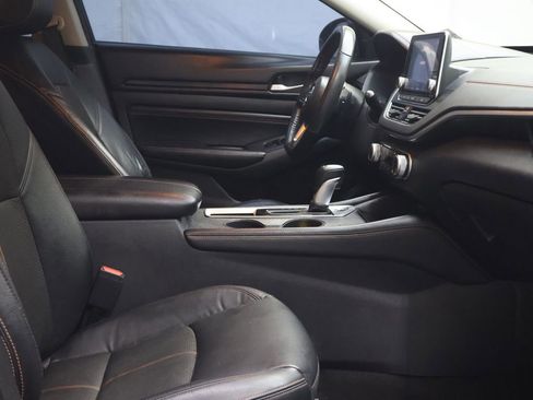 Used 2022 Nissan Altima 2.5 SR w/ Midnight Edition Package FWD image 10