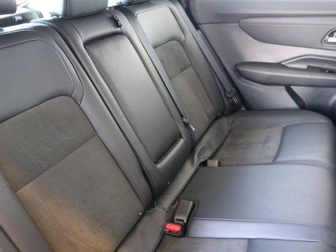 Used 2023 Nissan Ariya AWD image 35