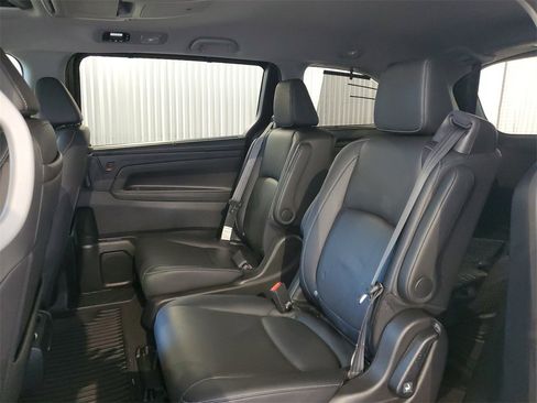 Used 2023 Honda Odyssey Touring image 14