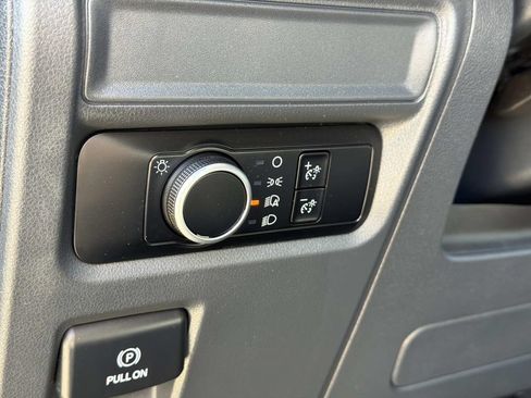 Used 2024 Ford Expedition XLT RWD image 24