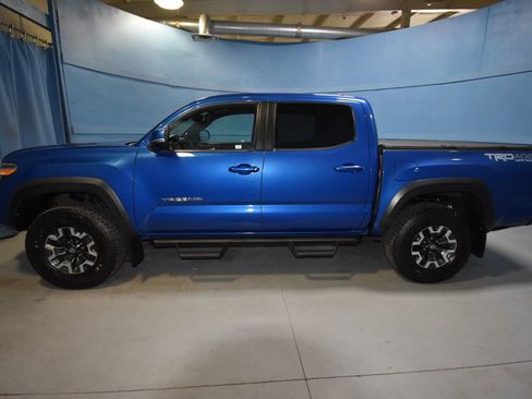 Used 2017 Toyota Tacoma TRD Off-Road image 24
