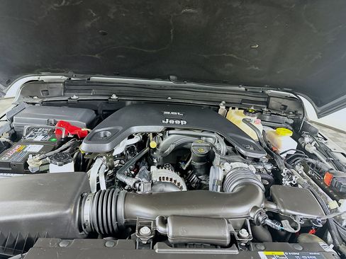 Used 2020 Jeep Wrangler Sport image 31