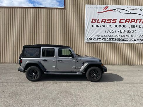 Used 2018 Jeep Wrangler Unlimited Sport S AWD/4WD image 2