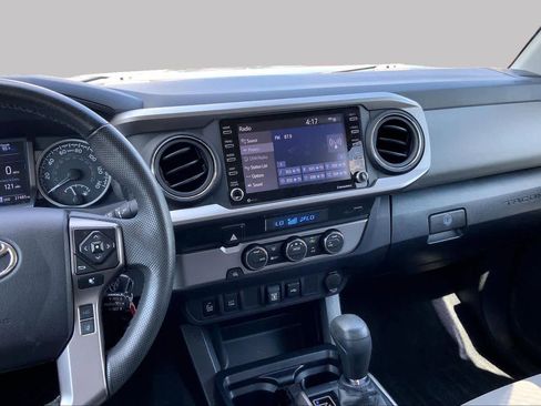 Used 2022 Toyota Tacoma SR5 w/ Technology Package RWD image 7