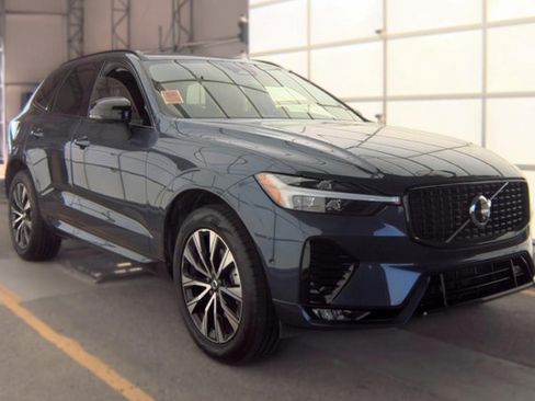 Used 2025 Volvo XC60 B5 Plus AWD/4WD image 2