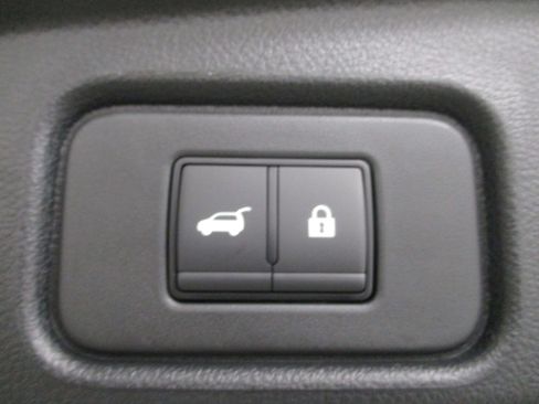 New 2025 Nissan Pathfinder SL image 7