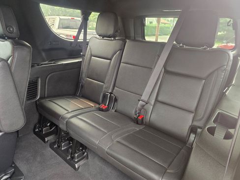 Used 2023 Chevrolet Suburban High Country AWD/4WD image 16