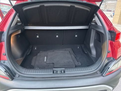 Used 2022 Hyundai Kona SE image 17