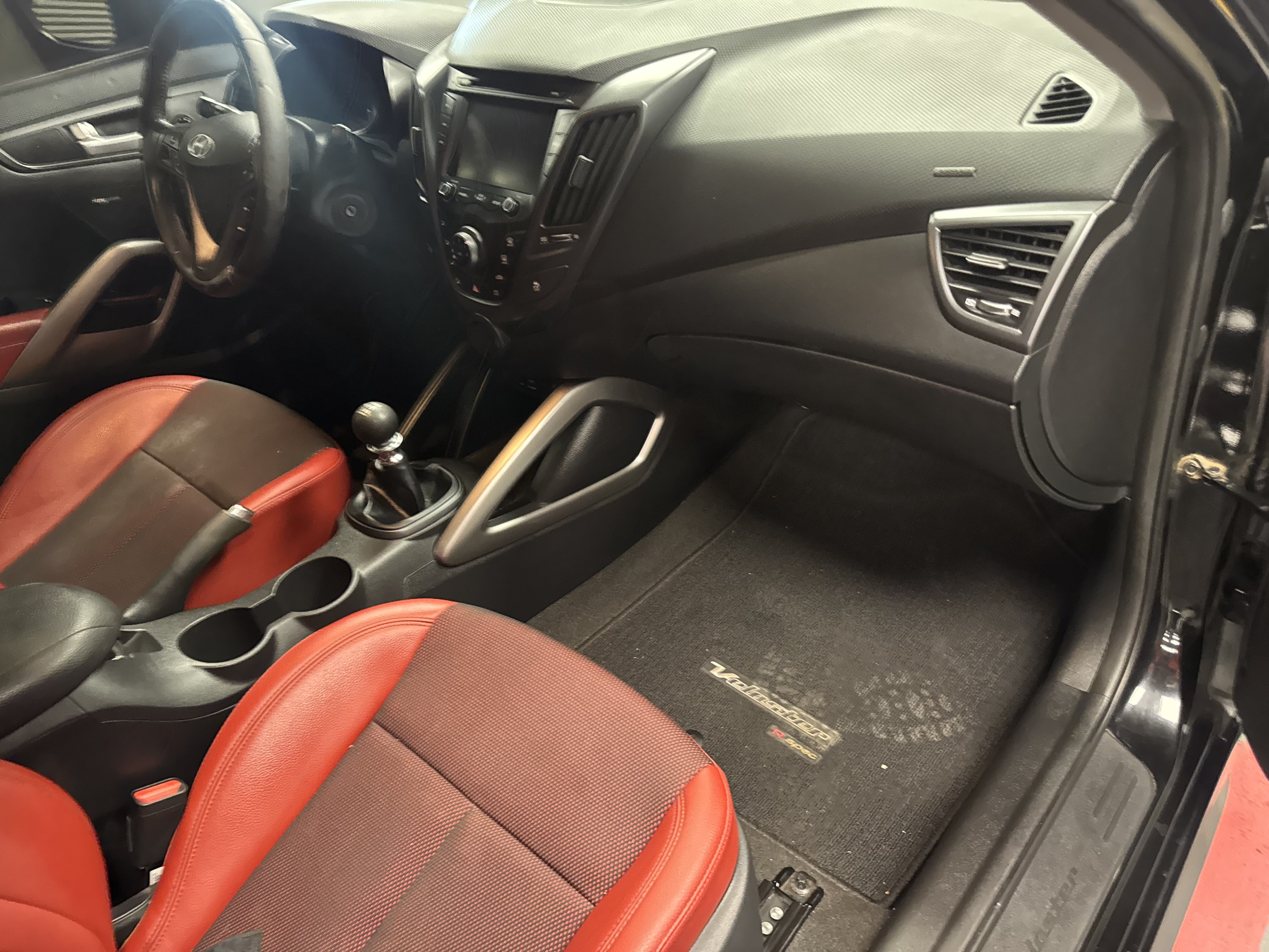 Used 2015 Hyundai Veloster Turbo R-Spec FWD image 11