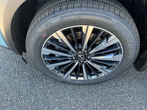 New 2026 Nissan Pathfinder Platinum image 8