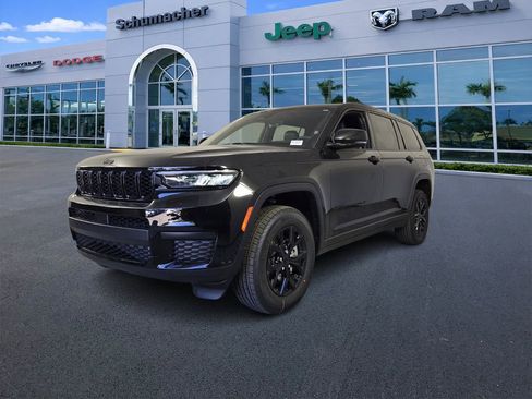 New 2025 Jeep Grand Cherokee L Laredo RWD image 4