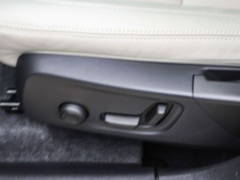 Used 2026 Volvo XC40 B5 Plus w/ Protection Package Premier image 31