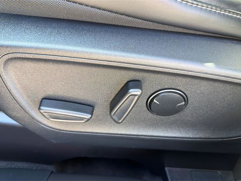 Used 2025 Ford Escape Platinum AWD/4WD image 19