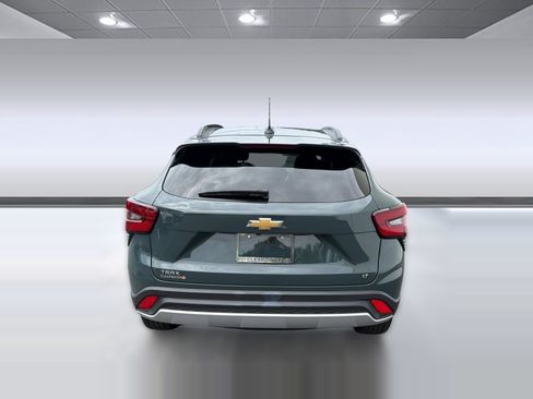 Used 2025 Chevrolet Trax LT w/ LT Convenience Package FWD image 10