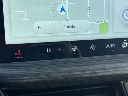 Used 2025 Ford Escape Platinum image 37