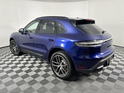 Certified 2025 Porsche Macan image 3